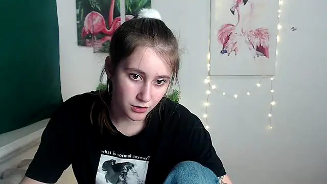 Snapshot of Milka_kamila chatting on October 29, 2025, 1:54 pm Milka kamila online show from October 29, 2025, 1:54 pm