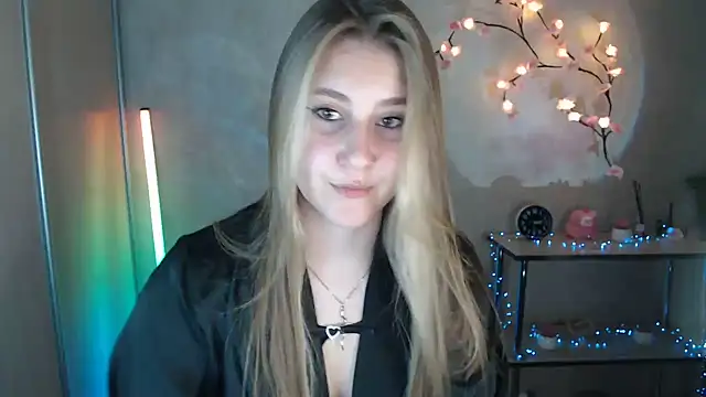 Snapshot of Milka_kamila chatting on July 17, 2026, 12:13 pm Milka kamila online show from July 17, 2026, 12:13 pm