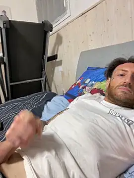 dennis89768 online show from February 15, 2026, 12:33 am