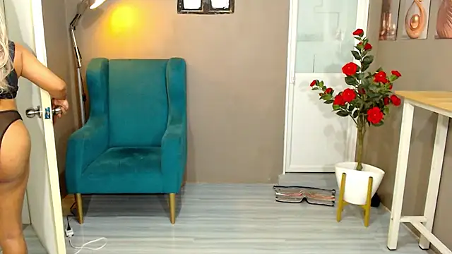 Snapshot of WANTEDCUMBUCKET69 chatting on February 4, 2026, 10:54 am WANTEDCUMBUCKET69 online show from February 4, 2026, 10:54 am