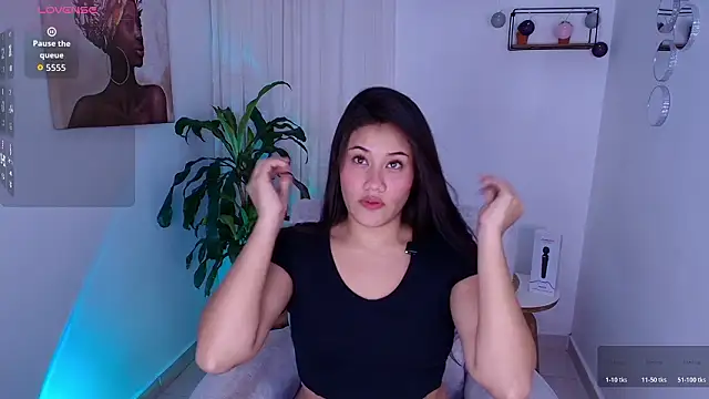 Snapshot of AlisxxnFx chatting on February 6, 2026, 3:57 am AlisxxnFx online show from February 6, 2026, 3:57 am