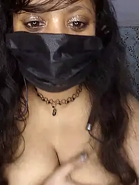 aliyaa9900 online show from October 28, 2025, 7:57 pm