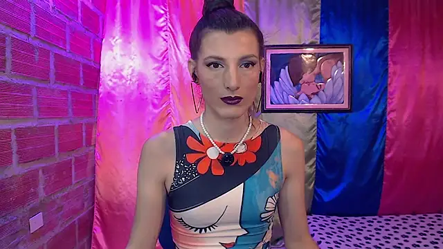 Moira-Hot online show from January 7, 2026, 7:41 pm