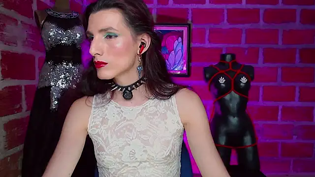 Moira-Hot online show from March 15, 2026, 9:33 pm