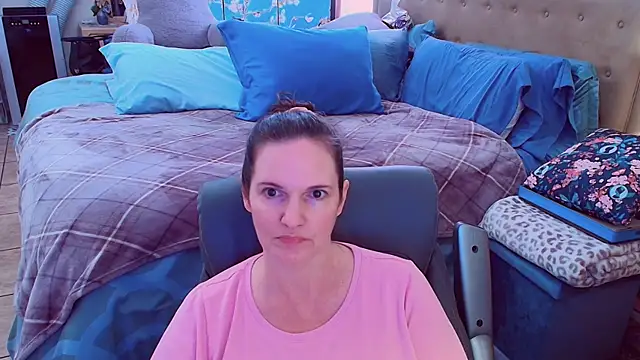 ninajaymes online show from February 6, 2026, 1:51 pm