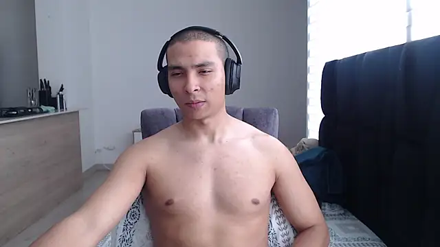 Auron Demon01 online show from December 17, 2025, 7:30 pm