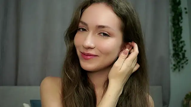 Snapshot of ZeniaBolich chatting on September 24, 2025, 10:05 pm ZeniaBolich online show from September 24, 2025, 10:05 pm