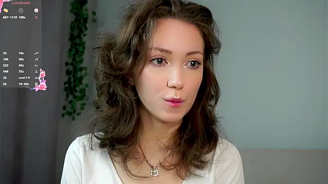 ZeniaBolich online show from November 13, 2025, 10:13 pm