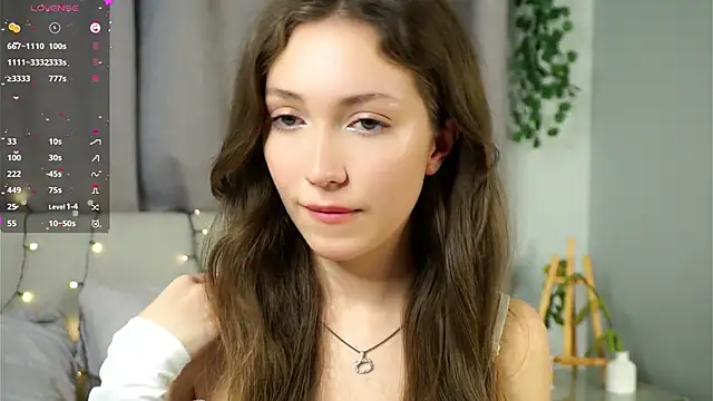 Snapshot of ZeniaBolich chatting on October 16, 2025, 10:18 pm ZeniaBolich online show from October 16, 2025, 10:18 pm