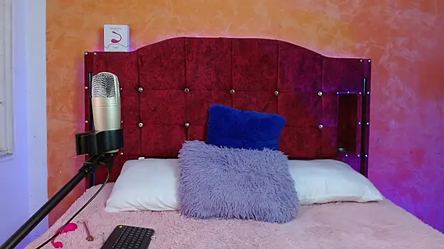 Snapshot of ShadenSx chatting on November 22, 2025, 7:46 pm ShadenSx online show from November 22, 2025, 7:46 pm