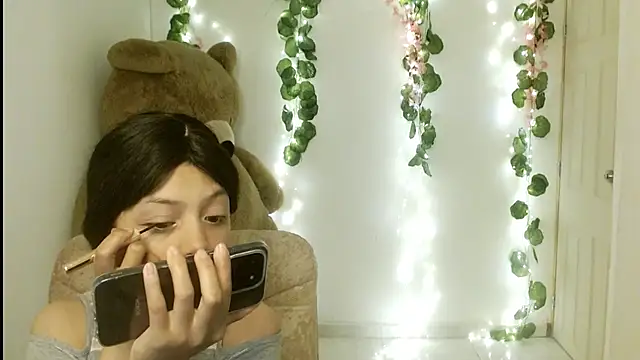 EIVIY1609 online show from October 14, 2025, 1:56 pm