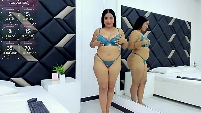 Snapshot of GeraldineSandoval chatting on October 1, 2025, 7:18 pm GeraldineSandoval online show from October 1, 2025, 7:18 pm