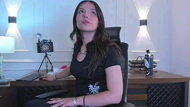 Snapshot of imrockstar chatting on December 5, 2025, 8:17 pm imrockstar online show from December 5, 2025, 8:17 pm