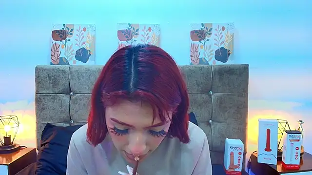 Snapshot of Dulce_Bella_ chatting on October 1, 2025, 7:40 pm Dulce Bella online show from October 1, 2025, 7:40 pm