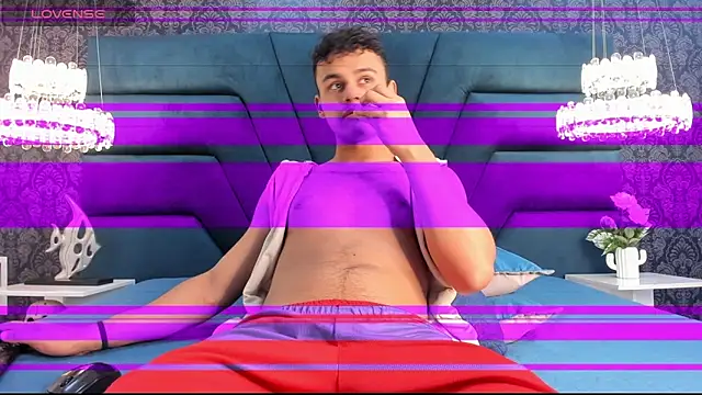 Tthiago cruz online show from November 11, 2025, 8:36 pm