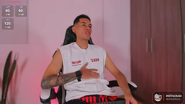 Nickyblazze  online show from December 2, 2025, 1:02 pm