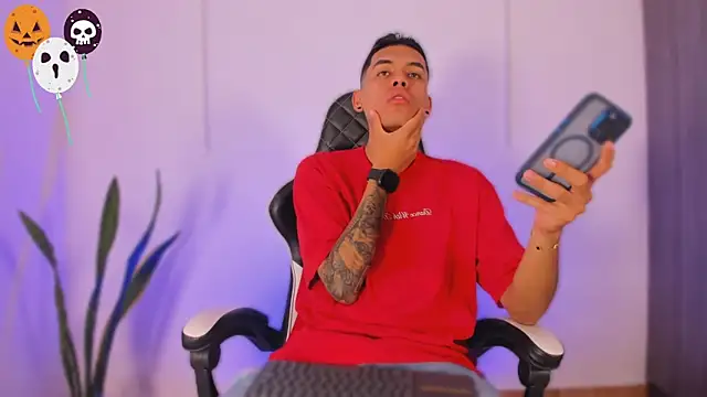 Nickyblazze  online show from November 1, 2025, 12:54 pm