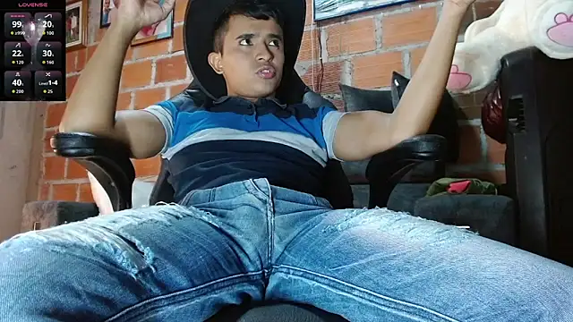 Snapshot of DayroDuran chatting on February 8, 2026, 7:44 pm DayroDuran online show from February 8, 2026, 7:44 pm