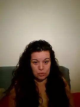 PerleRaree online show from May 6, 2026, 8:57 pm