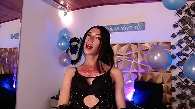 Trinity Knox online show from September 11, 2025, 4:07 pm