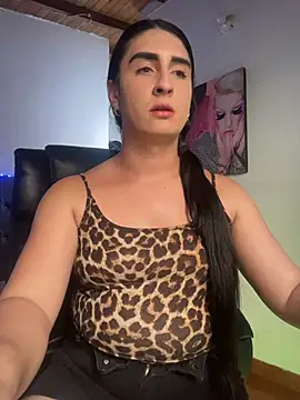 Snapshot of lola_diez chatting on June 25, 2026, 9:42 pm lola diez online show from June 25, 2026, 9:42 pm