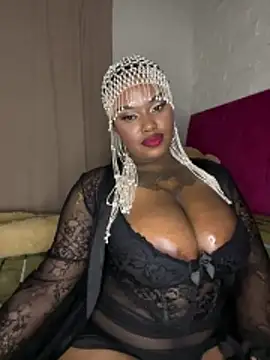 Snapshot of QUEEN_NOBUHLE_777 chatting on June 5, 2026, 11:43 pm QUEEN NOBUHLE 777 online show from June 5, 2026, 11:43 pm
