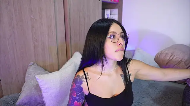 Snapshot of SophiieCumsx chatting on December 17, 2025, 11:43 pm SophiieCumsx online show from December 17, 2025, 11:43 pm