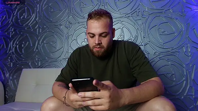 Sweetberryhot online show from November 12, 2025, 7:40 pm