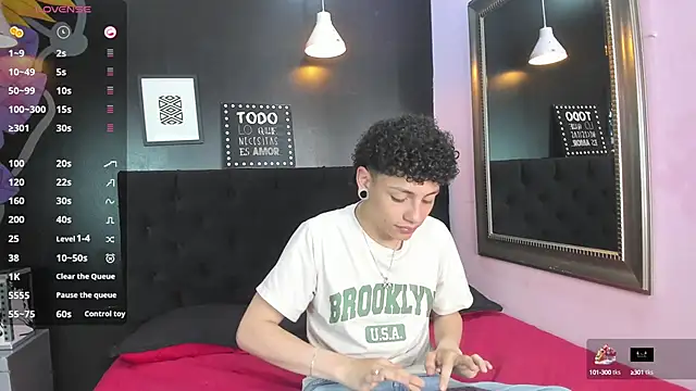 Snapshot of Axel_rousex chatting on October 3, 2025, 9:05 pm Axel rousex online show from October 3, 2025, 9:05 pm