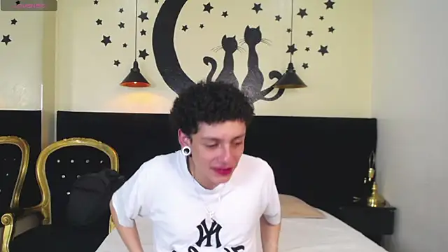 Snapshot of Axel_rousex chatting on September 17, 2025, 9:39 pm Axel rousex online show from September 17, 2025, 9:39 pm