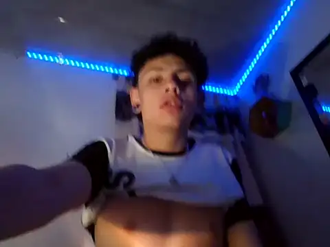 Snapshot of Axel_rousex chatting on September 29, 2025, 4:19 am Axel rousex online show from September 29, 2025, 4:19 am