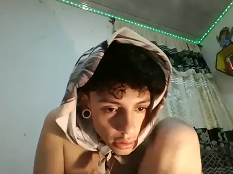 Snapshot of Axel_rousex chatting on October 8, 2025, 8:16 am Axel rousex online show from October 8, 2025, 8:16 am