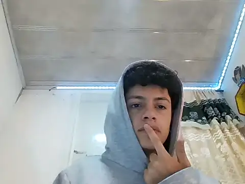 Snapshot of Axel_rousex chatting on October 5, 2025, 8:10 pm Axel rousex online show from October 5, 2025, 8:10 pm