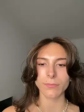 SophiiaStarr online show from October 1, 2025, 4:00 pm