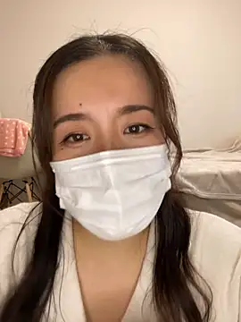 NATSUMI00 online show from September 26, 2025, 6:09 am