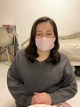 NATSUMI00 online show from November 19, 2025, 3:45 pm