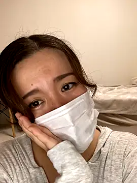 NATSUMI00 online show from October 16, 2025, 5:43 pm