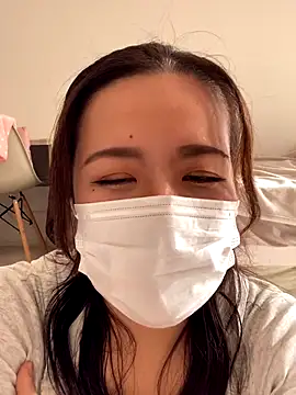 NATSUMI00 online show from October 17, 2025, 5:44 am