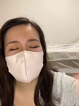 NATSUMI00 online show from October 19, 2025, 5:54 am