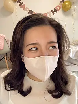 NATSUMI00 online show from October 8, 2025, 5:09 am