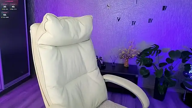 Snapshot of NikkiiStill chatting on June 14, 2026, 2:24 am NikkiiStill online show from June 14, 2026, 2:24 am