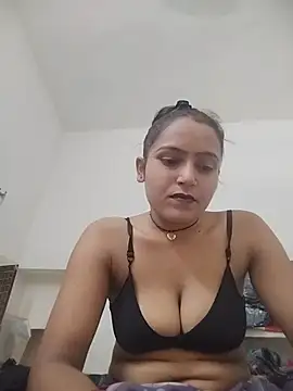 Snapshot of Sonam_shinde chatting on July 18, 2026, 6:44 am Sonam shinde online show from July 18, 2026, 6:44 am