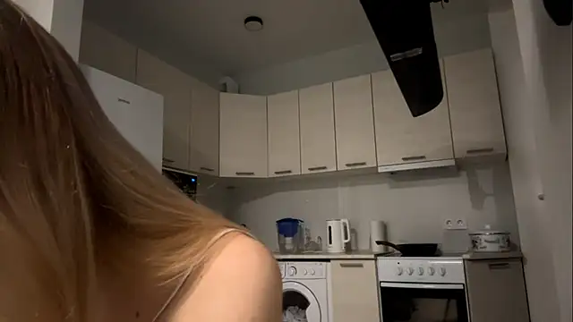 Denni Spilber online show from October 28, 2025, 3:22 pm