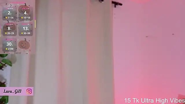 Snapshot of LaraGiil chatting on October 10, 2025, 12:28 pm LaraGiil online show from October 10, 2025, 12:28 pm