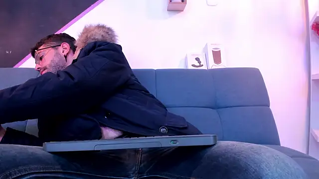 DanteWinter online show from October 4, 2025, 3:41 am