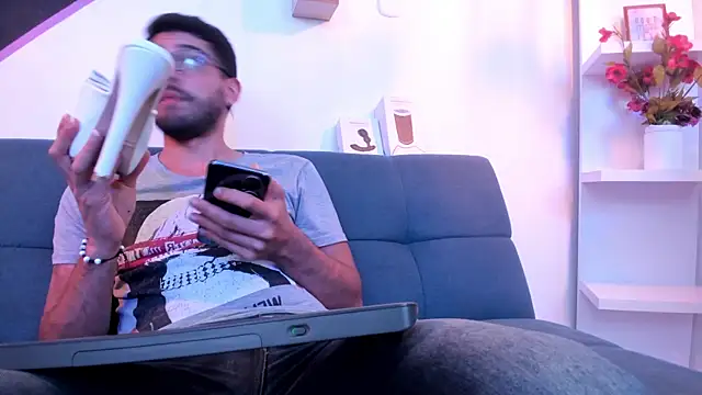 DanteWinter online show from October 8, 2025, 3:19 am