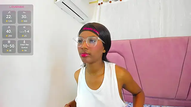 MarianRosse online show from November 12, 2025, 9:29 pm