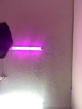 Snapshot of XBODTRIIPX chatting on December 20, 2025, 4:15 am XBODTRIIPX online show from December 20, 2025, 4:15 am