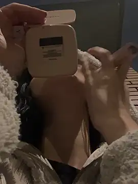 Snapshot of XBODTRIIPX chatting on December 3, 2025, 3:07 am XBODTRIIPX online show from December 3, 2025, 3:07 am