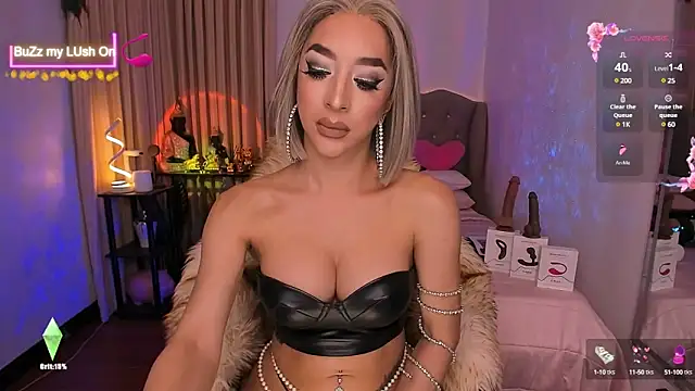 Snapshot of Dream_Goddess chatting on February 19, 2025, 7:28 am Dream Goddess online show from February 19, 2025, 7:28 am